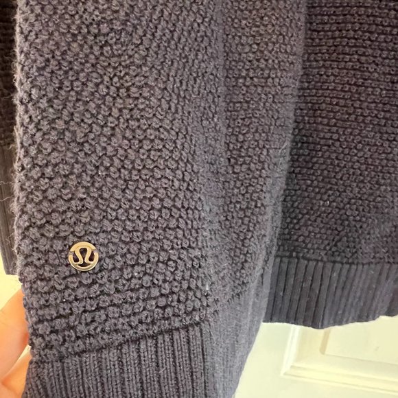 LULULEMON 100% MERINO WOOL TURTLENECK SWEATER - Picture 3 of 4